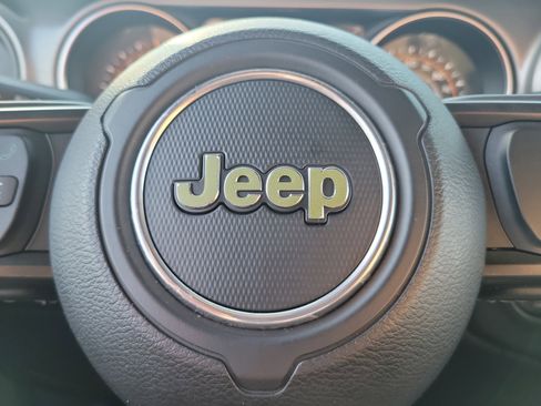 Used 2021 Jeep Wrangler Sport w/ Technology Group image 30