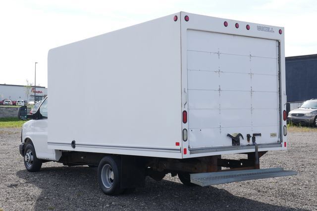 Used 2016 Chevrolet Express 3500 RWD image 6