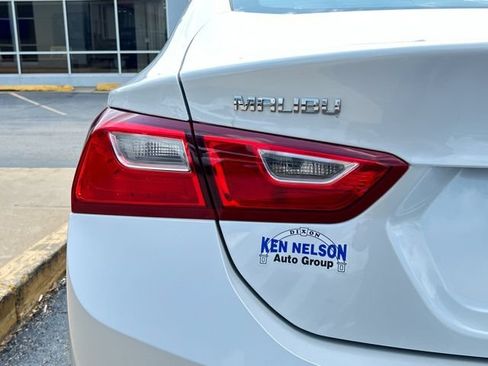 Used 2016 Chevrolet Malibu LT FWD image 9