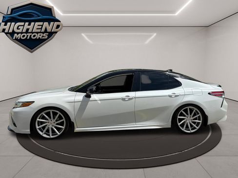 Used 2019 Toyota Camry XSE FWD image 3