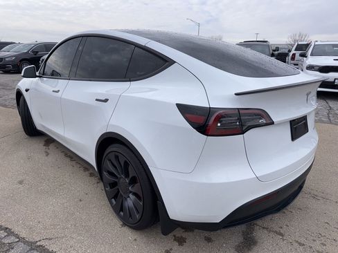 Used 2024 Tesla Model Y Performance image 8