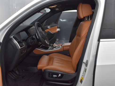 Used 2022 BMW X5 xDrive45e w/ Luxury Seating Package image 12