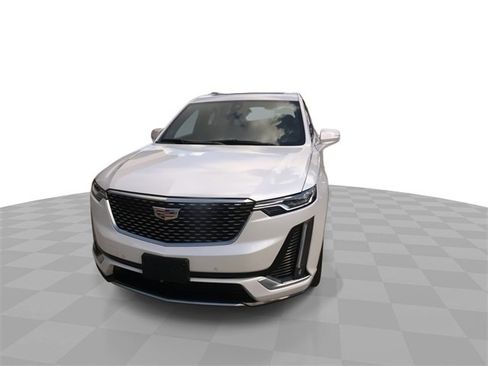 Certified 2020 Cadillac XT6 Premium Luxury image 5