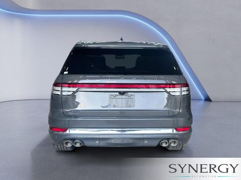 Used 2023 Lincoln Aviator Black Label w/ Class IV Trailer Tow Package AWD/4WD image 6