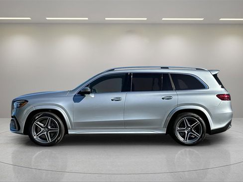 Used 2024 Mercedes-Benz GLS 450 4MATIC image 7