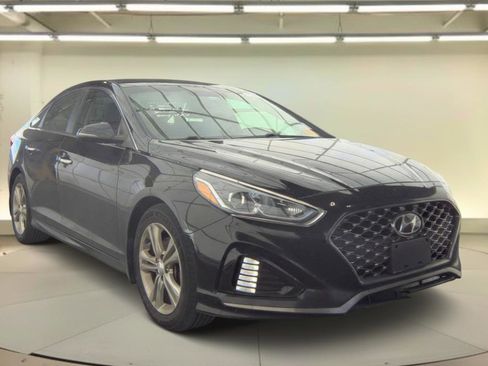 Used 2017 Hyundai Elantra SE FWD image 1