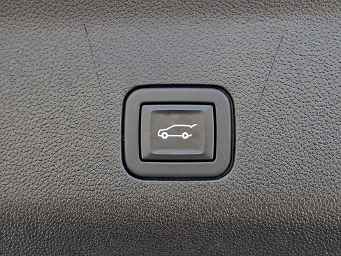 Used 2021 Chevrolet Suburban Premier w/ Premium Package AWD/4WD image 32