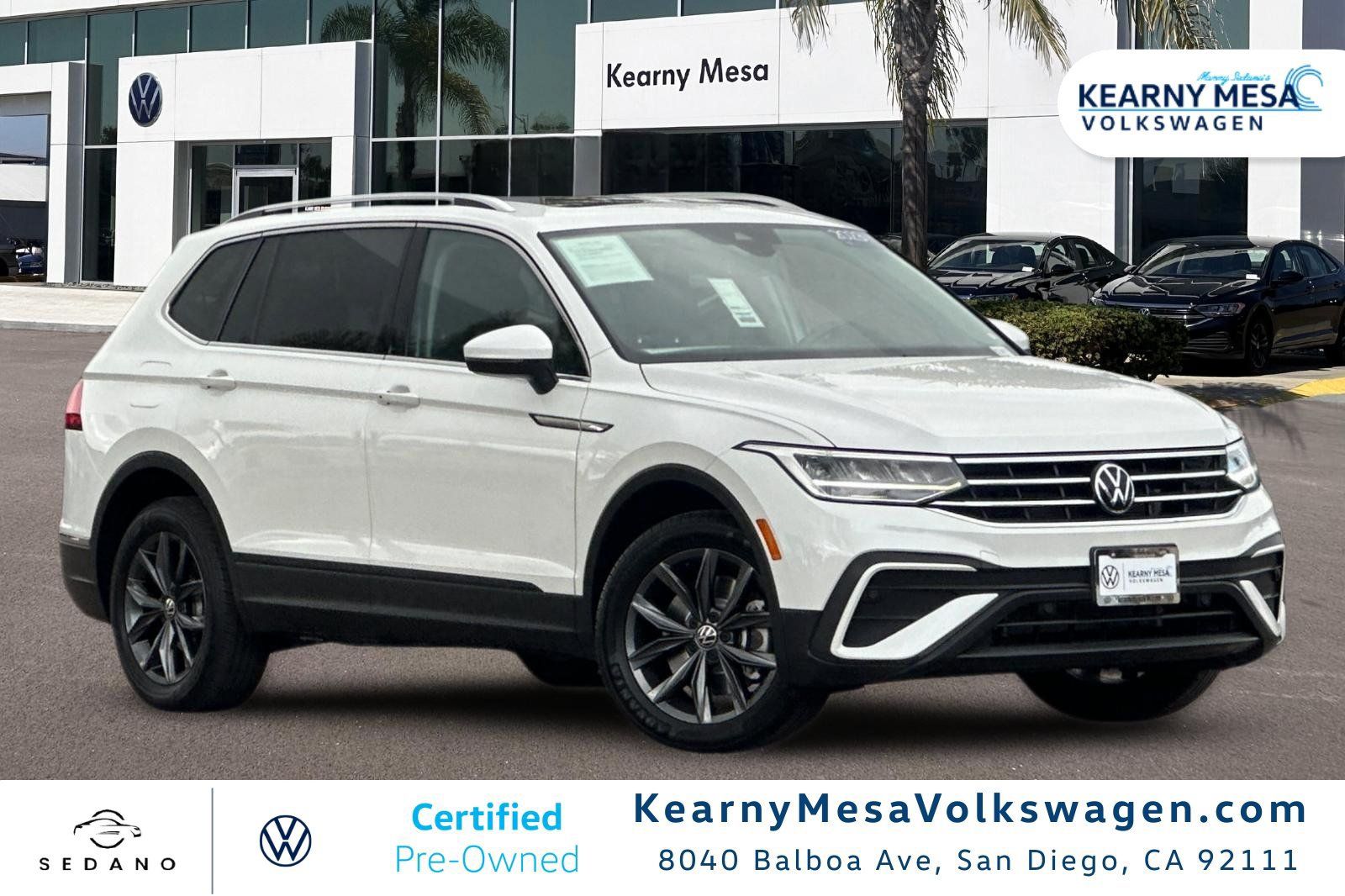 Used 2023 Volkswagen Tiguan SE w/ Panoramic Sunroof Package FWD image 1