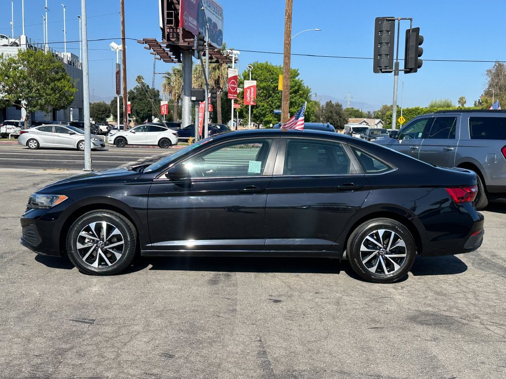 Used 2024 Volkswagen Jetta S FWD image 3
