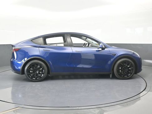 Used 2021 Tesla Model Y Long Range image 7