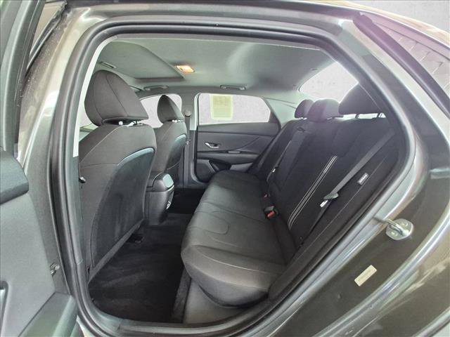 Used 2025 Hyundai Elantra SEL FWD image 19