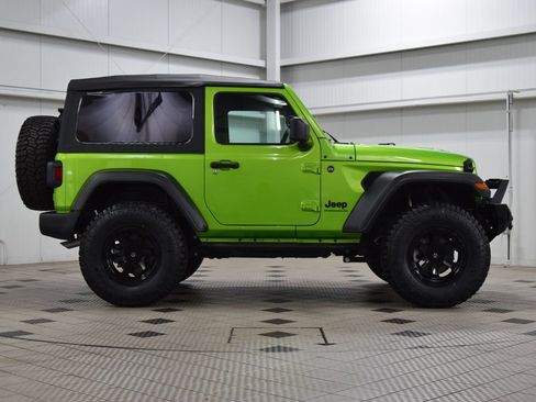 Used 2025 Jeep Wrangler Sport AWD/4WD image 9