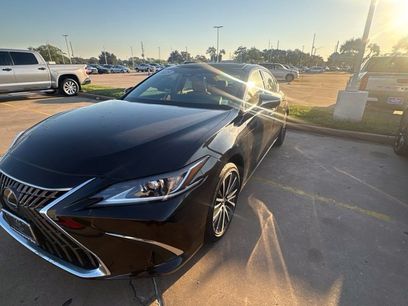 Used 2025 Lexus ES 350 w/ Premium Package
