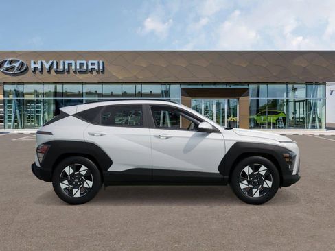 Certified 2025 Hyundai Kona SEL AWD/4WD image 7
