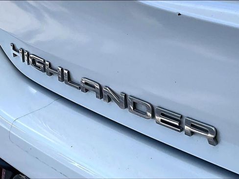 Used 2020 Toyota Highlander Limited image 9