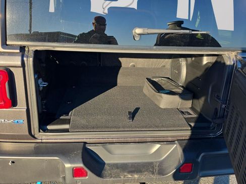 Used 2022 Jeep Wrangler Unlimited Sahara w/ Cold Weather Group image 67