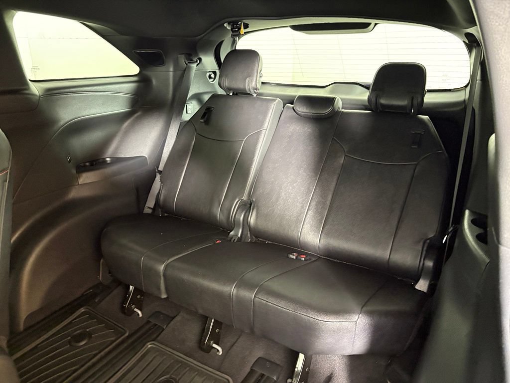 Used 2025 Toyota Sienna XSE AWD/4WD image 42