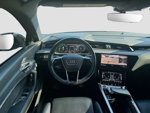 Used 2023 Audi e-tron S Premium Plus image 21