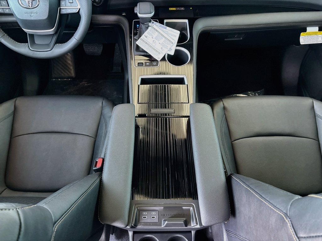 New 2026 Toyota Sienna XLE Woodland Edition AWD/4WD image 16