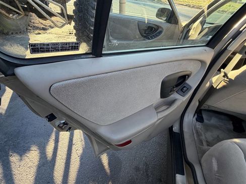 Used 2001 Chevrolet Malibu V6 w/ Preferred Equipment Group 1 image 16