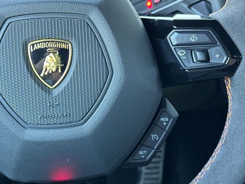 Used 2024 Lamborghini Huracan Sterrato image 30