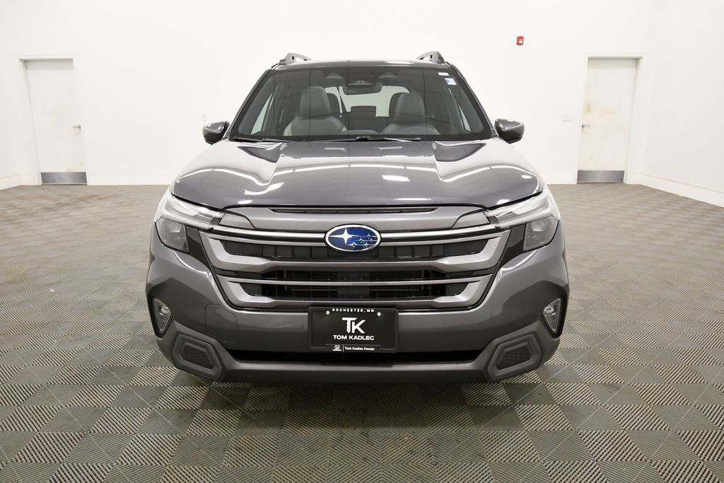 Used 2025 Subaru Forester Limited AWD/4WD image 11