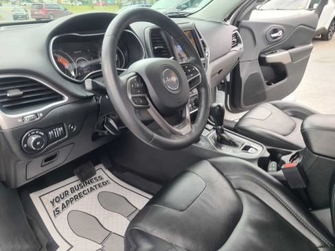 Used 2022 Jeep Cherokee Latitude Lux w/ Mopar Interior Package AWD/4WD image 12