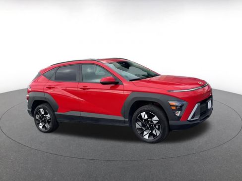 Used 2025 Hyundai Kona SEL image 2