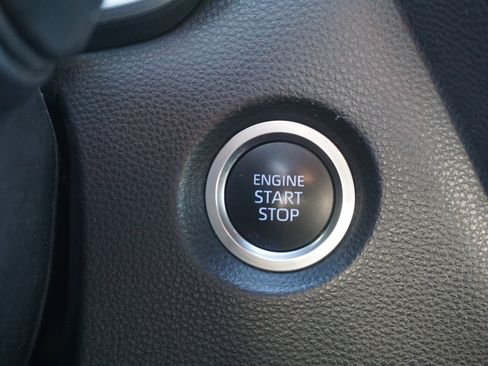 Used 2019 Toyota Corolla SE w/ Carpet Mat Package image 11