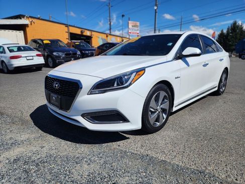 Used 2017 Hyundai Sonata Limited FWD image 2