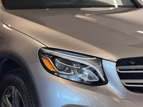 Used 2019 Mercedes-Benz GLC 300 4MATIC image 9