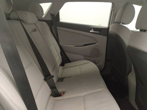 Used 2020 Hyundai Tucson Value FWD image 19