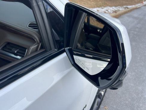 Used 2023 Chevrolet Suburban Z71 w/ Luxury Package image 63