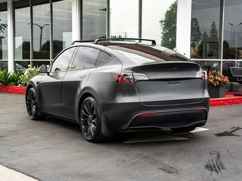 Used 2022 Tesla Model Y Performance AWD/4WD image 2