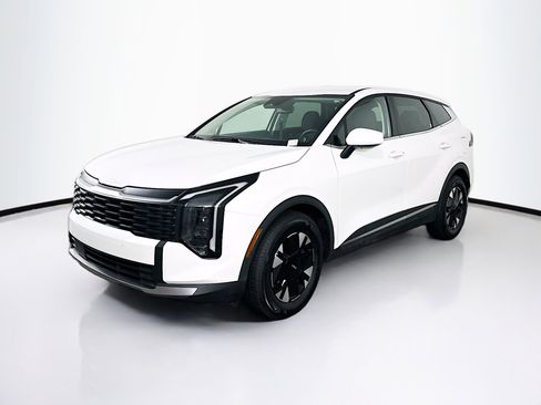 Used 2026 Kia Sportage LX image 3