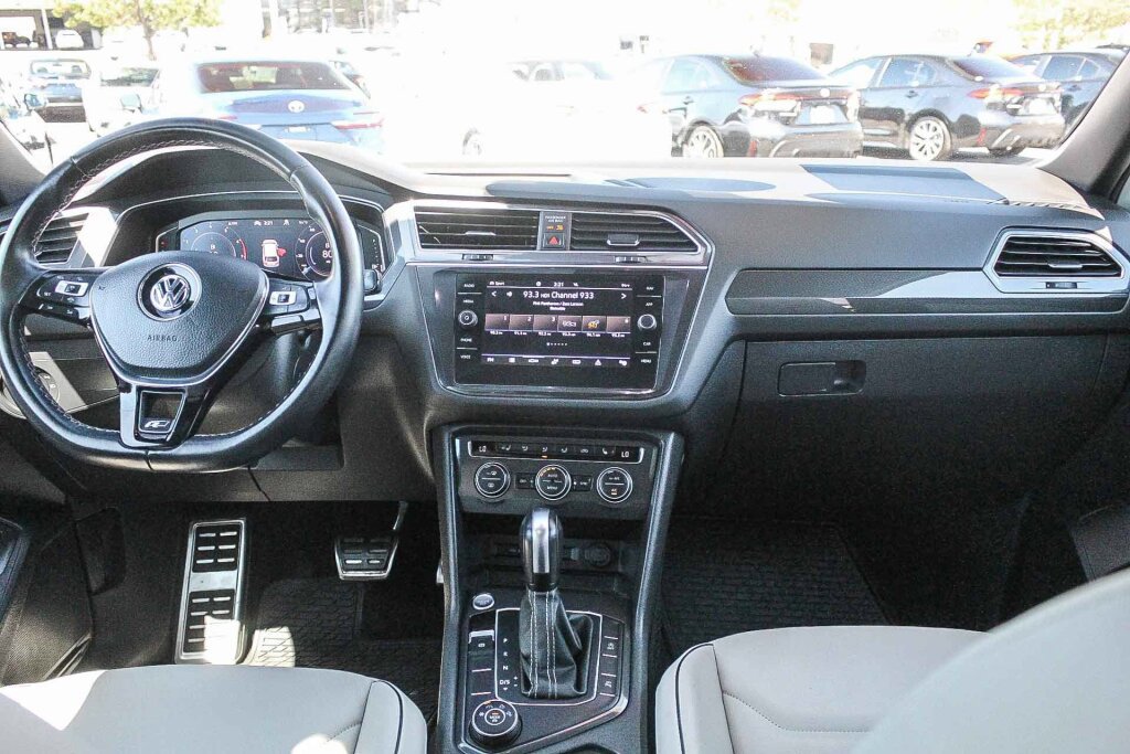 Used 2021 Volkswagen Tiguan SEL Premium R-Line AWD/4WD image 2