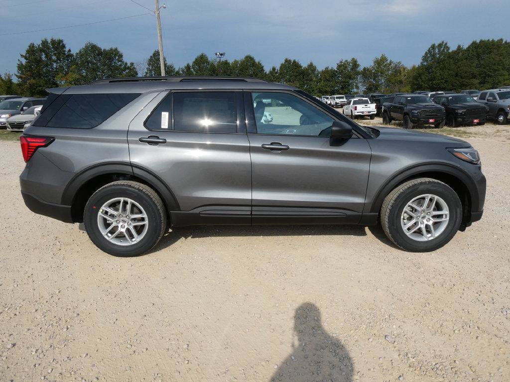 New 2027 Ford Explorer Active AWD/4WD image 4