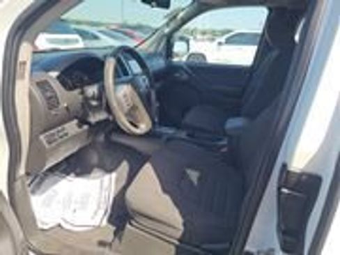 Used 2019 Nissan Frontier SV AWD/4WD image 8