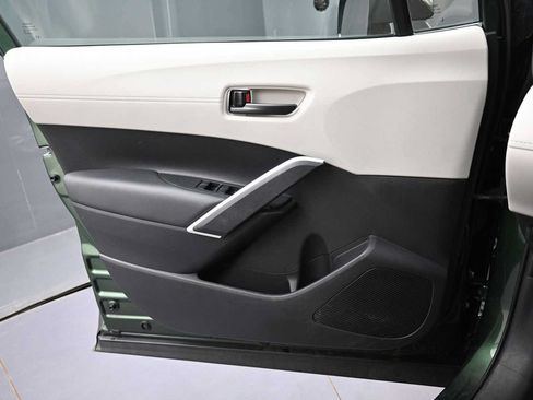 Used 2022 Toyota Corolla Cross LE w/ Moonroof Package AWD/4WD image 10