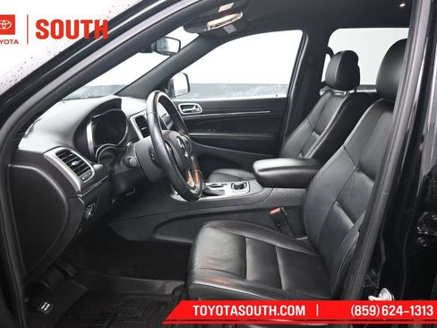 Used 2018 Jeep Grand Cherokee Limited AWD/4WD image 9