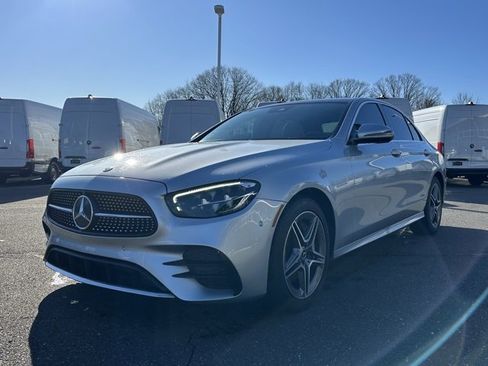 Used 2021 Mercedes-Benz E 450 4MATIC Sedan image 3