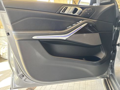 Used 2024 BMW X7 xDrive40i w/ Premium Package image 15