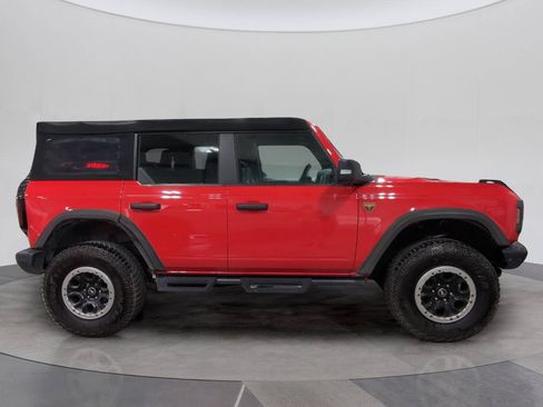 Used 2022 Ford Bronco Badlands w/ Sasquatch Package AWD/4WD image 8
