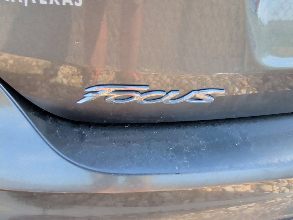 Used 2018 Ford Focus SE w/ SE Appearance Package FWD image 8