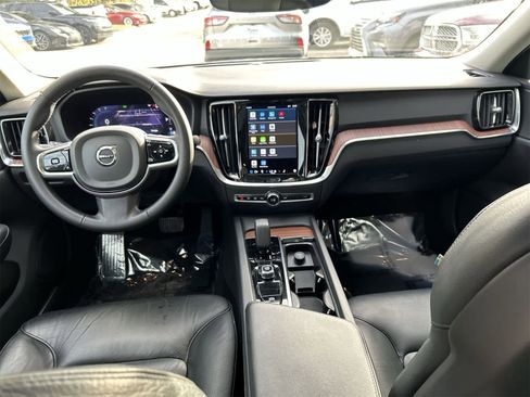 Used 2024 Volvo S60 B5 Plus image 10