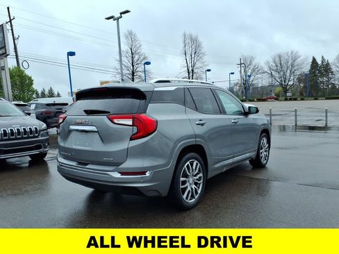 Used 2023 GMC Terrain Denali image 4