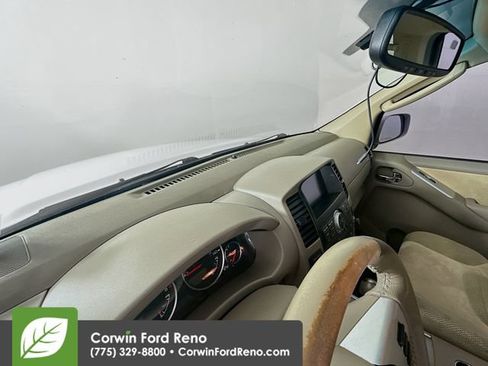Used 2011 Nissan Pathfinder SV AWD/4WD image 9