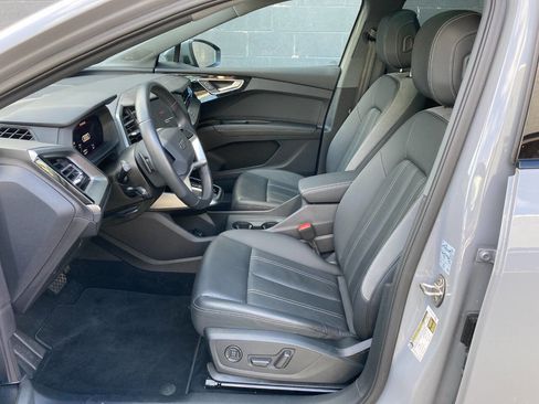 Used 2023 Audi Q4 e-tron Premium Plus image 9