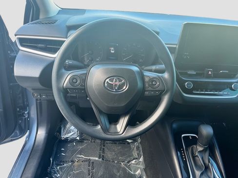 Used 2025 Toyota Corolla LE FWD image 11