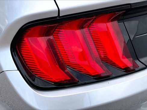 Used 2018 Ford Mustang Premium image 28